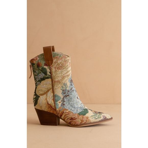 Oasis Society Shoes - Oasis Society The Kaiya Floral Tapestry Western Bootie